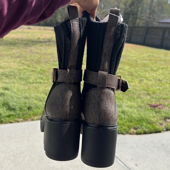 Michael Michael Kors
Keisha 75mm sock boots - Picture 4 of 5